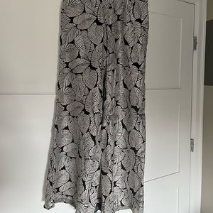Anthropology (Elevenses) linen pants, perfect for summer! Dress it up or down!